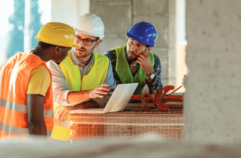 Building-trainer-students-construction planning